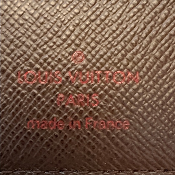 Louis Vuitton Zippy Compact Wallet in Damier Ebene (EUC with dust bag) ๐ค๐ค๐ค - Picture 11 of 13